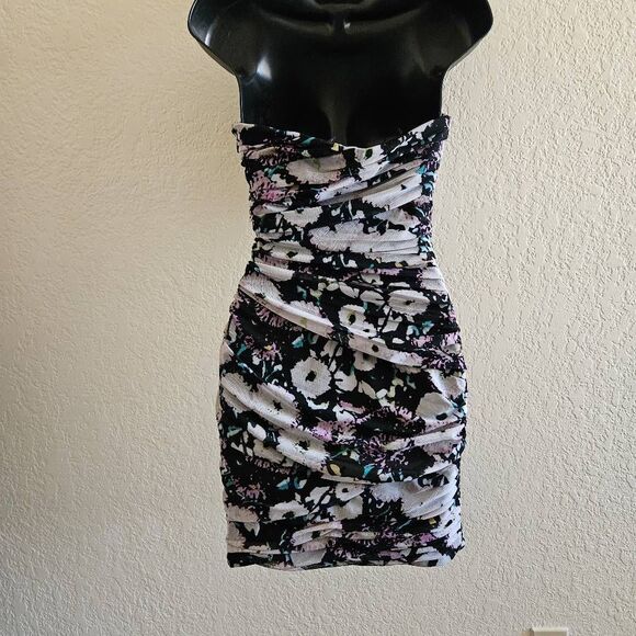 BCBGMaxAzria Winnie Bodycon Dress - Picture 6 of 9